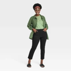 Women's High-Rise Slim Straight Jeans - Universal Thread™ Black -Universal Thread GUEST 17705cf3 ef67 4a13 9c04 410f757e7077