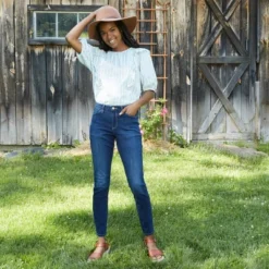 Women's Mid-Rise Skinny Jeans - Universal Thread™ Blue -Universal Thread GUEST 79c5d75d 3685 4725 a3a1 fd8c271fb1a1