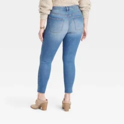 Women's High-Rise Skinny Jeans - Universal Thread™ Medium Wash -Universal Thread GUEST df7fba3f 422f 4e60 b5f9 af697dbfe6fe